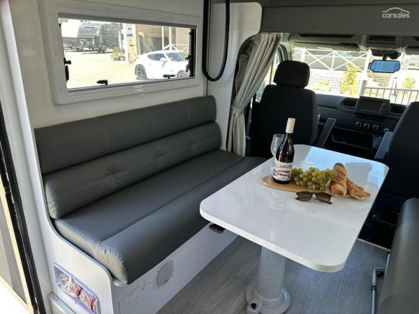 2024 Windsor Daintree image