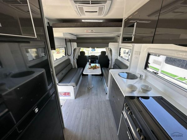 2024 Windsor Daintree image