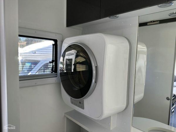 2024 Windsor Daintree image