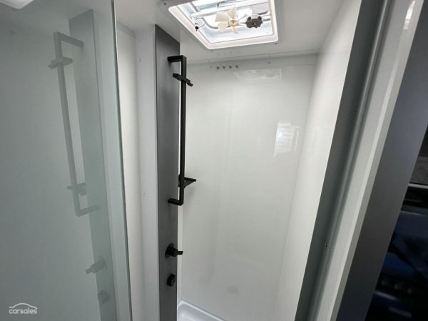 2024 Windsor Daintree image