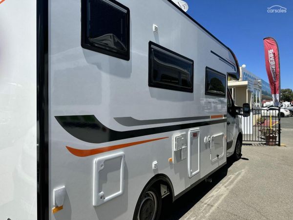 2024 Windsor Daintree image