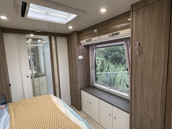 2017 Jayco 21.65-4 Silverline Caravan image
