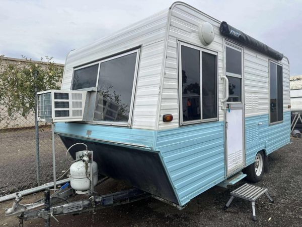 1985 Statesman Caravan image