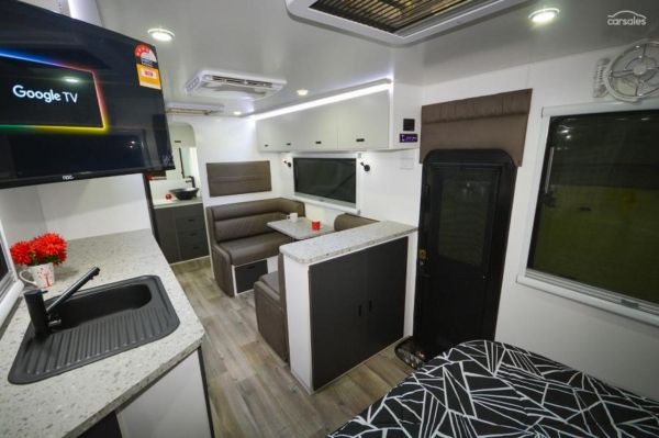 2025 Design RV Crx V5-3 image