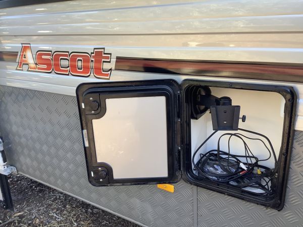 2015 Concept  ASCOT Caravan image