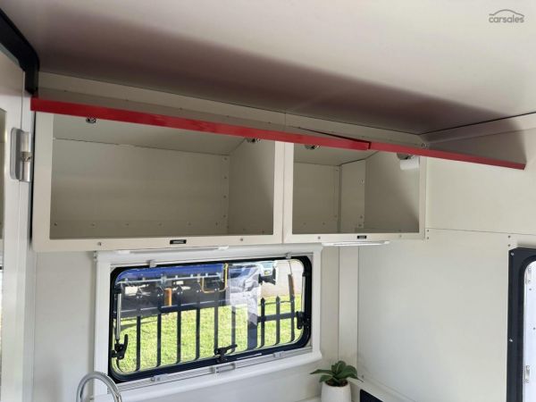 2023 Pioneer Campers Verve E/W image