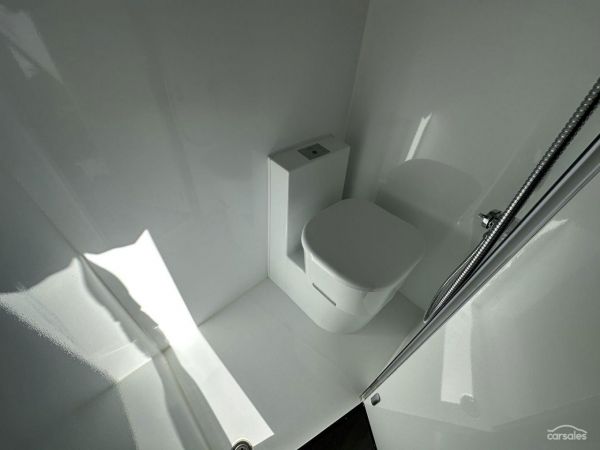 2023 Pioneer Campers Verve E/W image