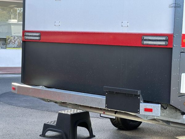 2023 Pioneer Campers Verve E/W image