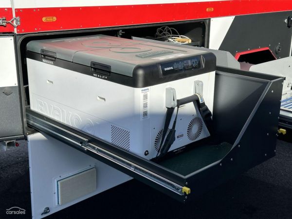 2023 Pioneer Campers Verve E/W image