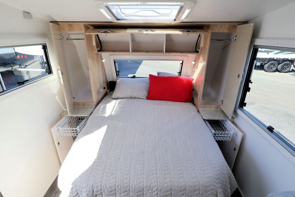 2025 Avan Aspire Caravan 555-1 image