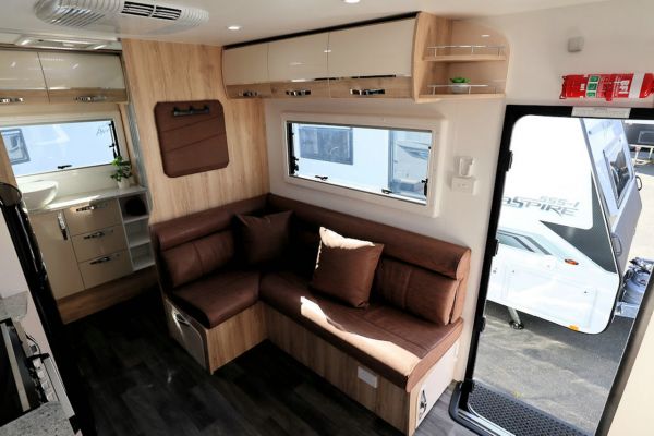 2025 Avan Aspire Caravan 555-1 image