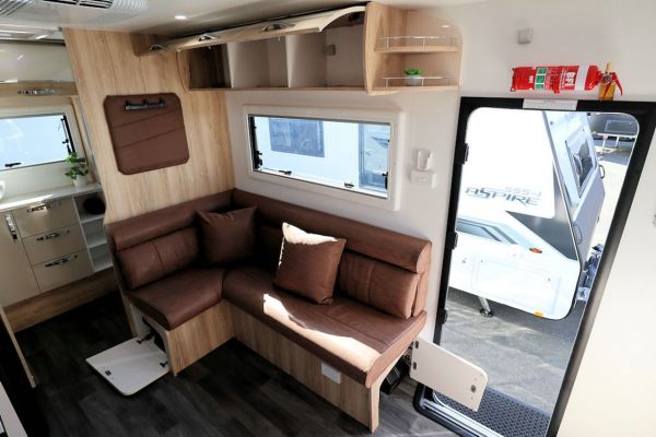 2025 Avan Aspire Caravan 555-1 image