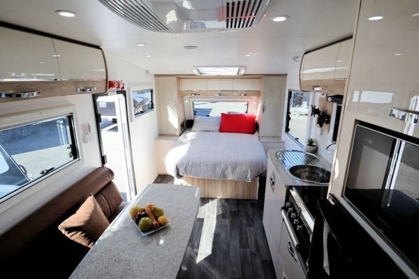 2025 Avan Aspire Caravan 555-1 image