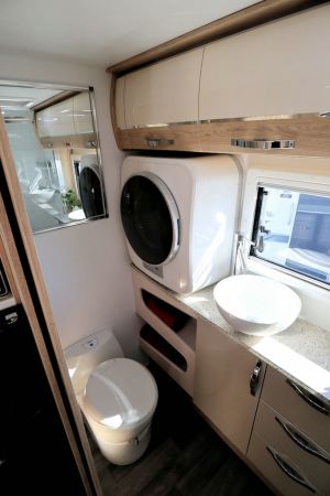 2025 Avan Aspire Caravan 555-1 image