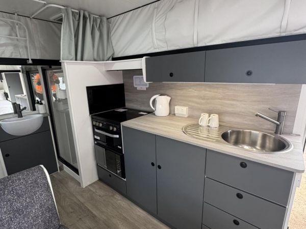 2025 Jayco Starcraft Ensuite Pop Top image