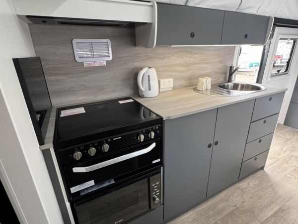 2025 Jayco Starcraft Ensuite Pop Top image