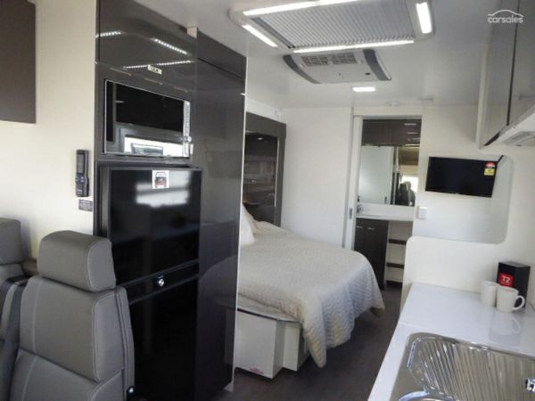 2024 Windsor Simpson image