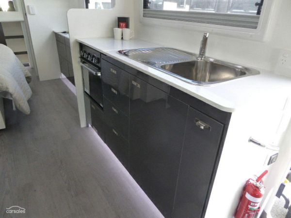 2024 Windsor Simpson image