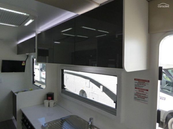 2024 Windsor Simpson image