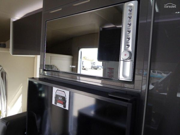 2024 Windsor Simpson image