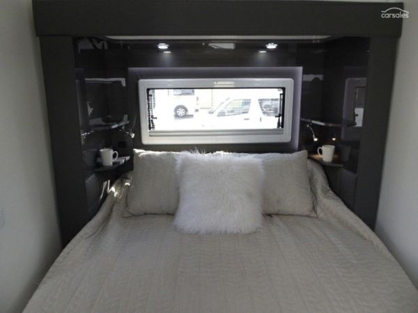 2024 Windsor Simpson image