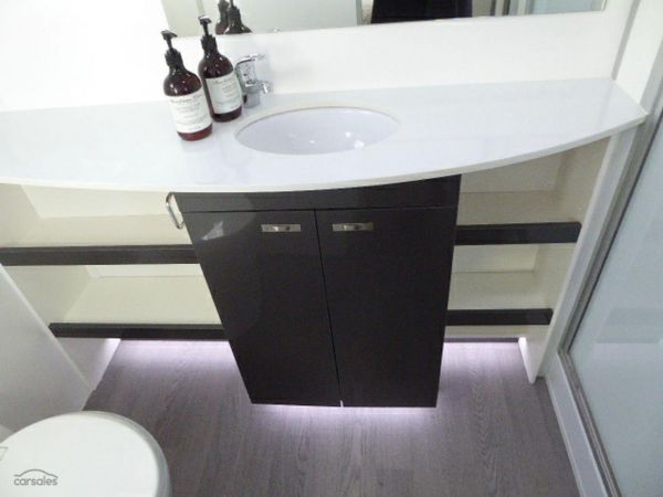 2024 Windsor Simpson image