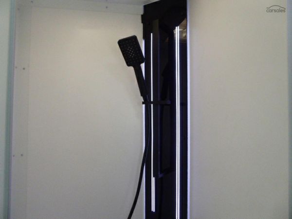 2024 Windsor Simpson image