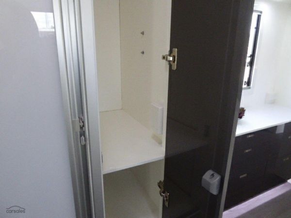 2024 Windsor Simpson image