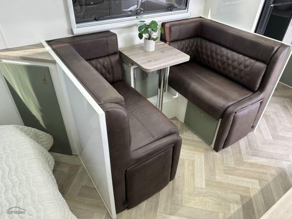 2025 Essential Caravans Cruiser V1-1 18'8 image