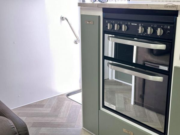 2025 Essential Caravans Cruiser V1-1 18'8 image