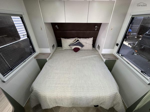 2025 Essential Caravans Cruiser V1-1 18'8 image