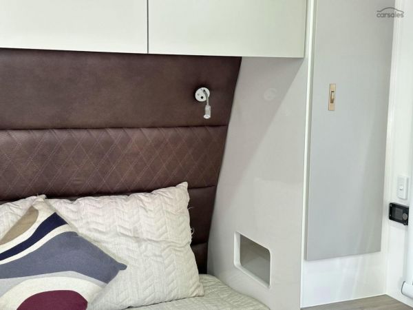 2025 Essential Caravans Cruiser V1-1 18'8 image