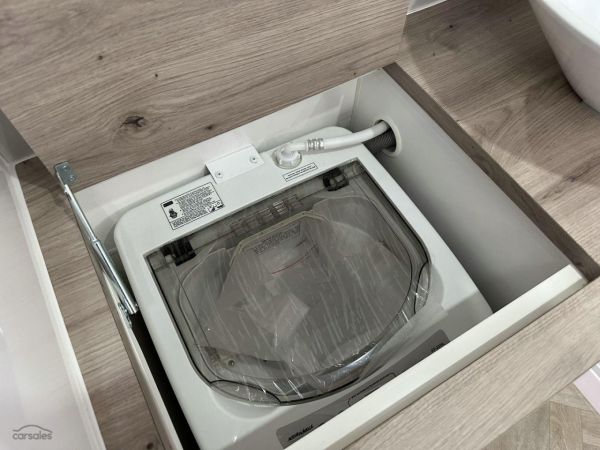 2025 Essential Caravans Cruiser V1-1 18'8 image