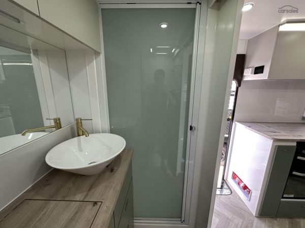 2025 Essential Caravans Cruiser V1-1 18'8 image