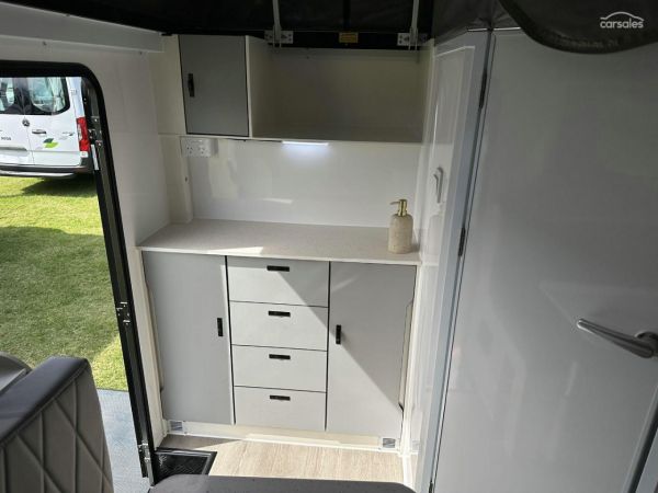 2025 Windsor Rapid 13 image