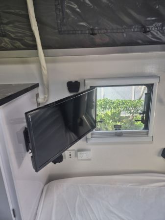 2023 Broadwater Campers THE HINCHINBROOK DB15 Hybrid Pop Top image