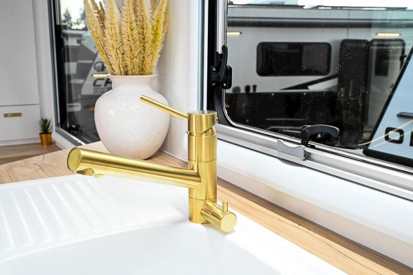 2025 Design RV Crx V5.3 Caravan image