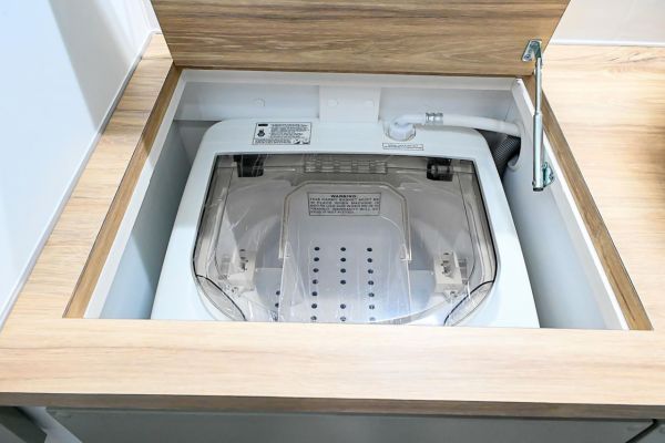 2025 Design RV Crx V5.3 Caravan image