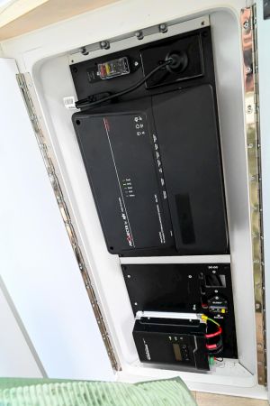 2025 Design RV Crx V5.3 Caravan image