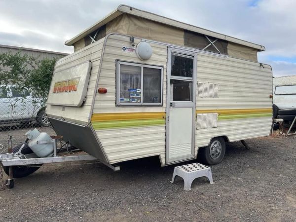 1980 Windsor WINDCHEATER Pop Top image