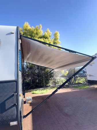 2018 Coromal ELEMENT Caravan image