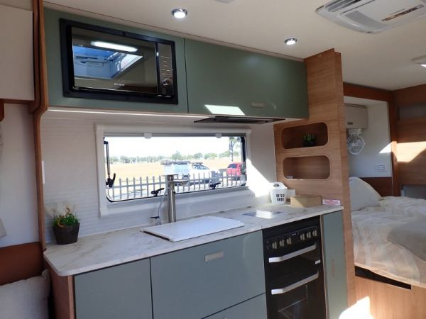 2025 Jayco Silverline Caravan 21.65-3.OB.SL-MY25 image