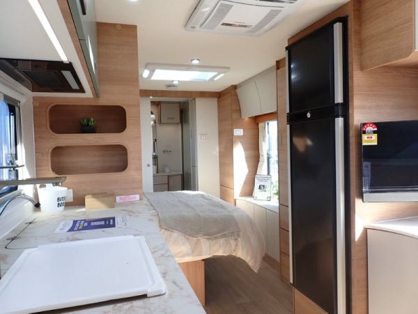 2025 Jayco Silverline Caravan 21.65-3.OB.SL-MY25 image