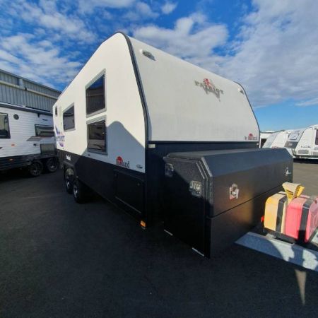 2015 Sunland Patriot Caravan SE image