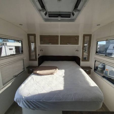 2015 Sunland Patriot Caravan SE image