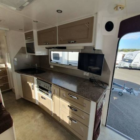 2015 Sunland Patriot Caravan SE image