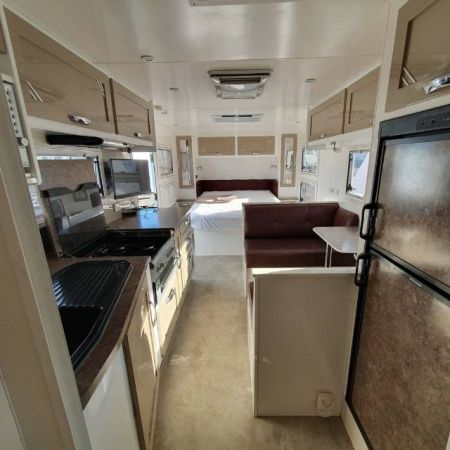 2015 Sunland Patriot Caravan SE image