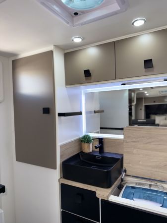 2023 Masterpiece Optimum Extreme Offroad Caravan image