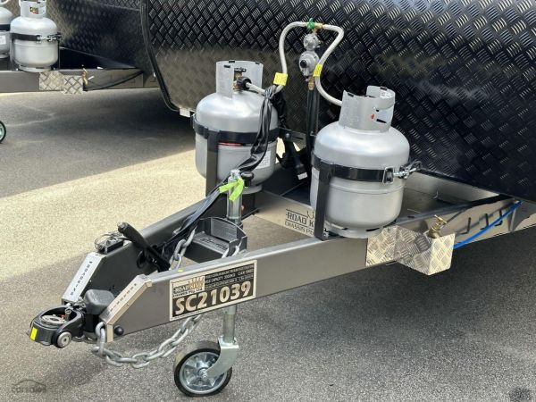 2025 Supreme 1800_R_K1E3_S Classic Tourer 18' image