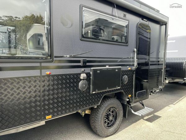 2025 Supreme 1800_R_K1E3_S Classic Tourer 18' image